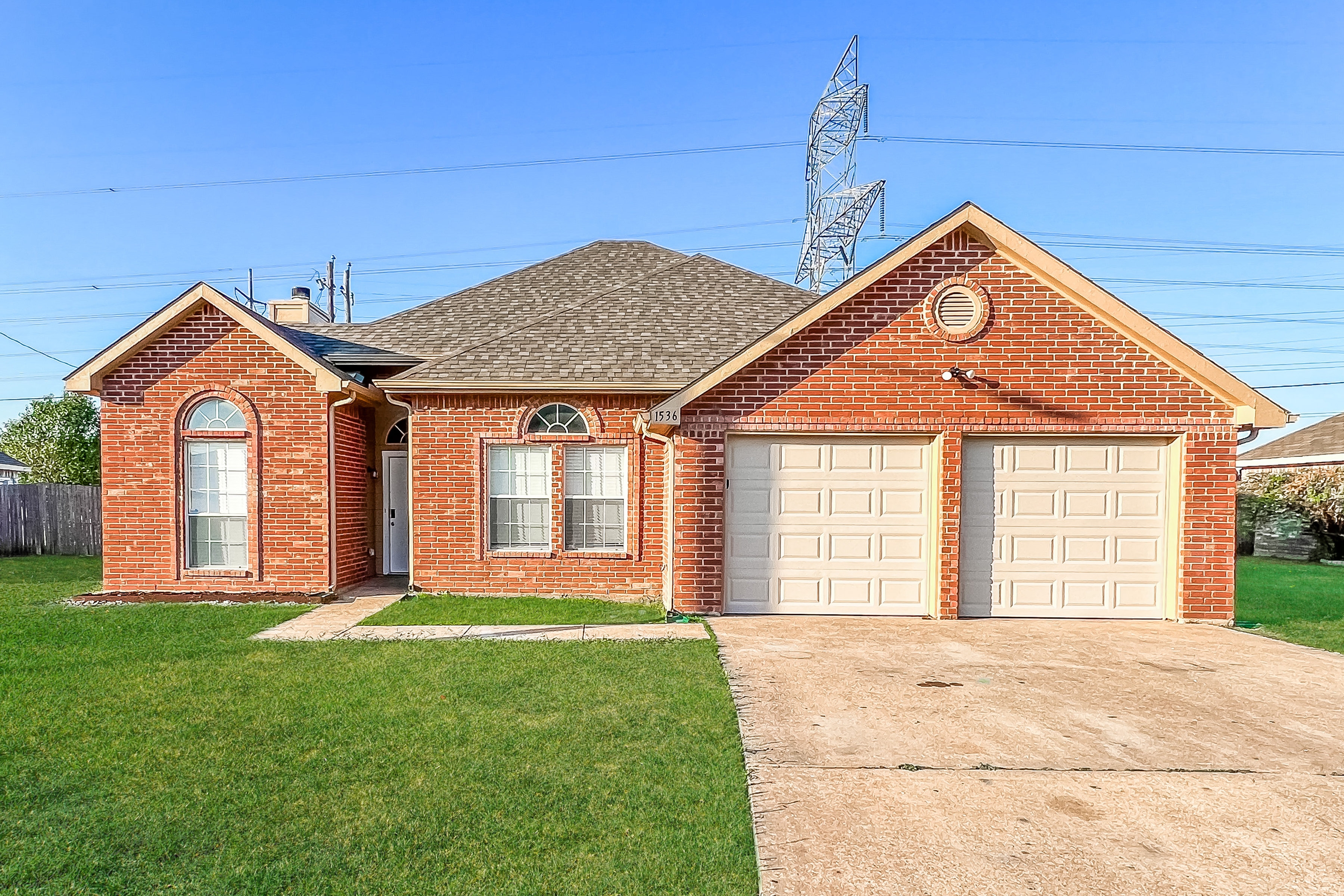 1536 Montreal Ln Glenn Heights, TX 75154